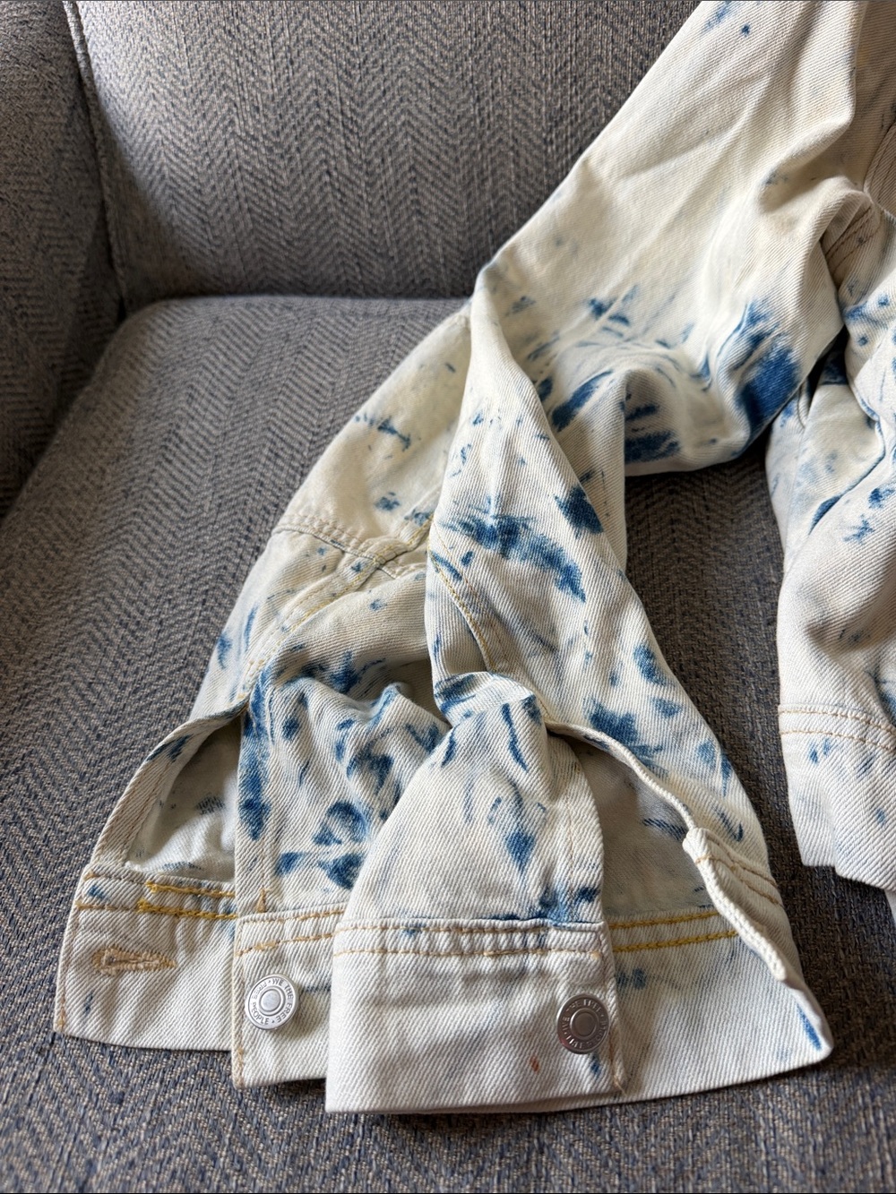 Free People Tie Dye Denim Jacket Size: Large - Picture 12 of 13